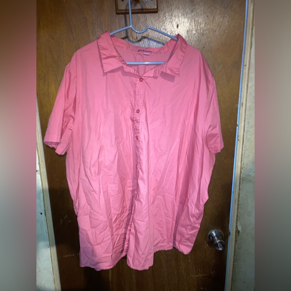 Woman within short sleeved shirt